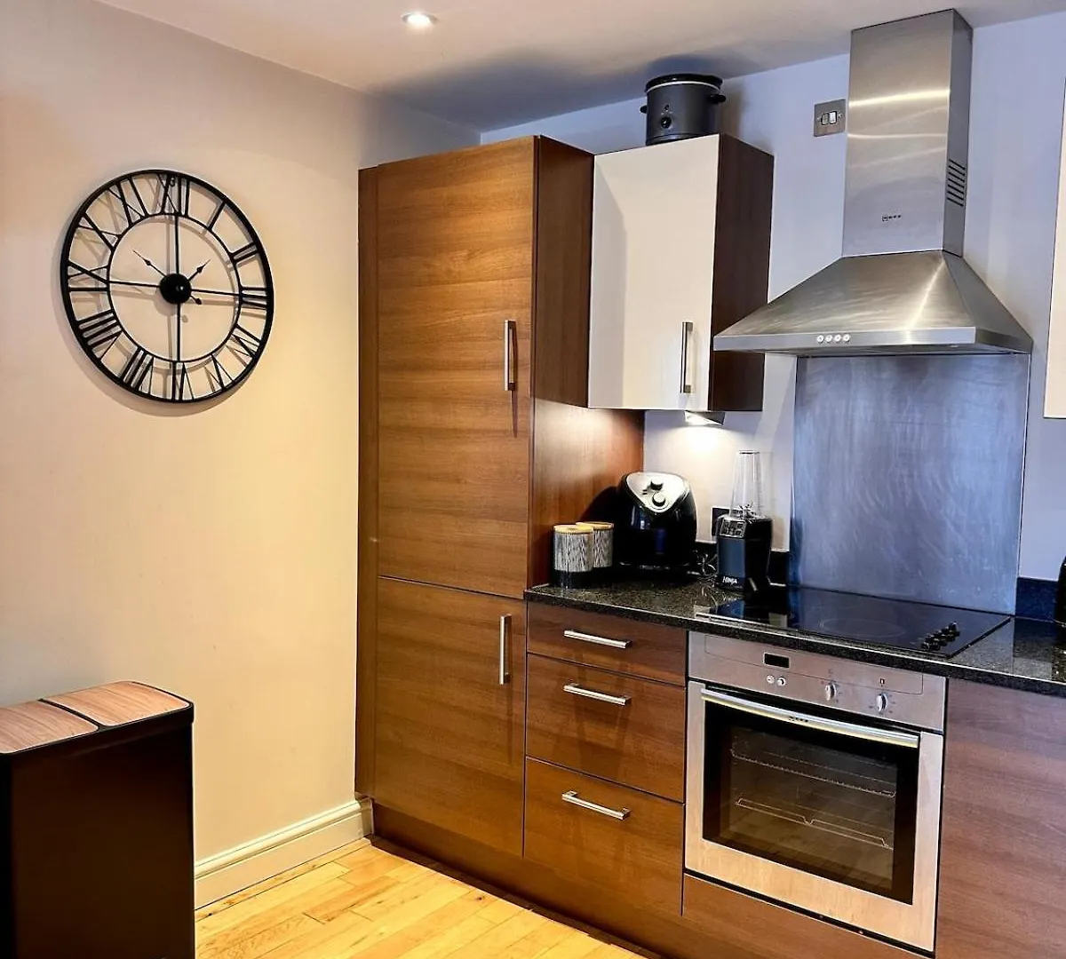 2 Bed, 2 Bath Apartment In Roundhay Leeds  Leeds (West Yorkshire)
