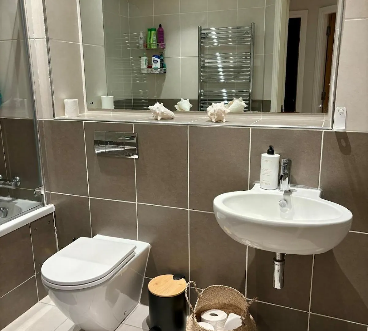 2 Bed, 2 Bath Apartment In Roundhay Leeds  Royaume-Uni